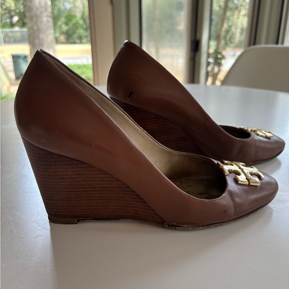Tory Burch camel brown wedge heels shoes - Picture 3 of 4